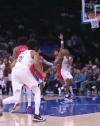 开云会员中心-关键判罚！莫布里上篮造成乌布雷犯规 76人挑战失败