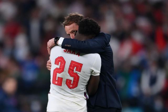 1656558324415066694.jpg 1328223023.0.jpg